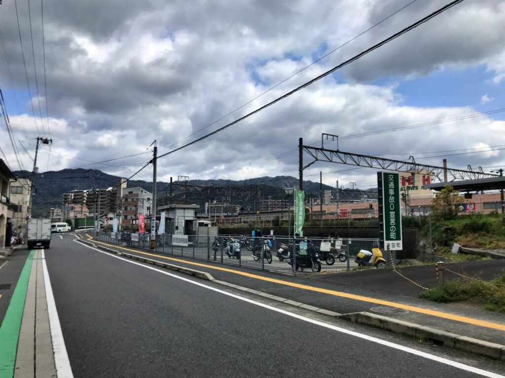 海田町稲荷町　海田市駅自転車等駐車場を望む